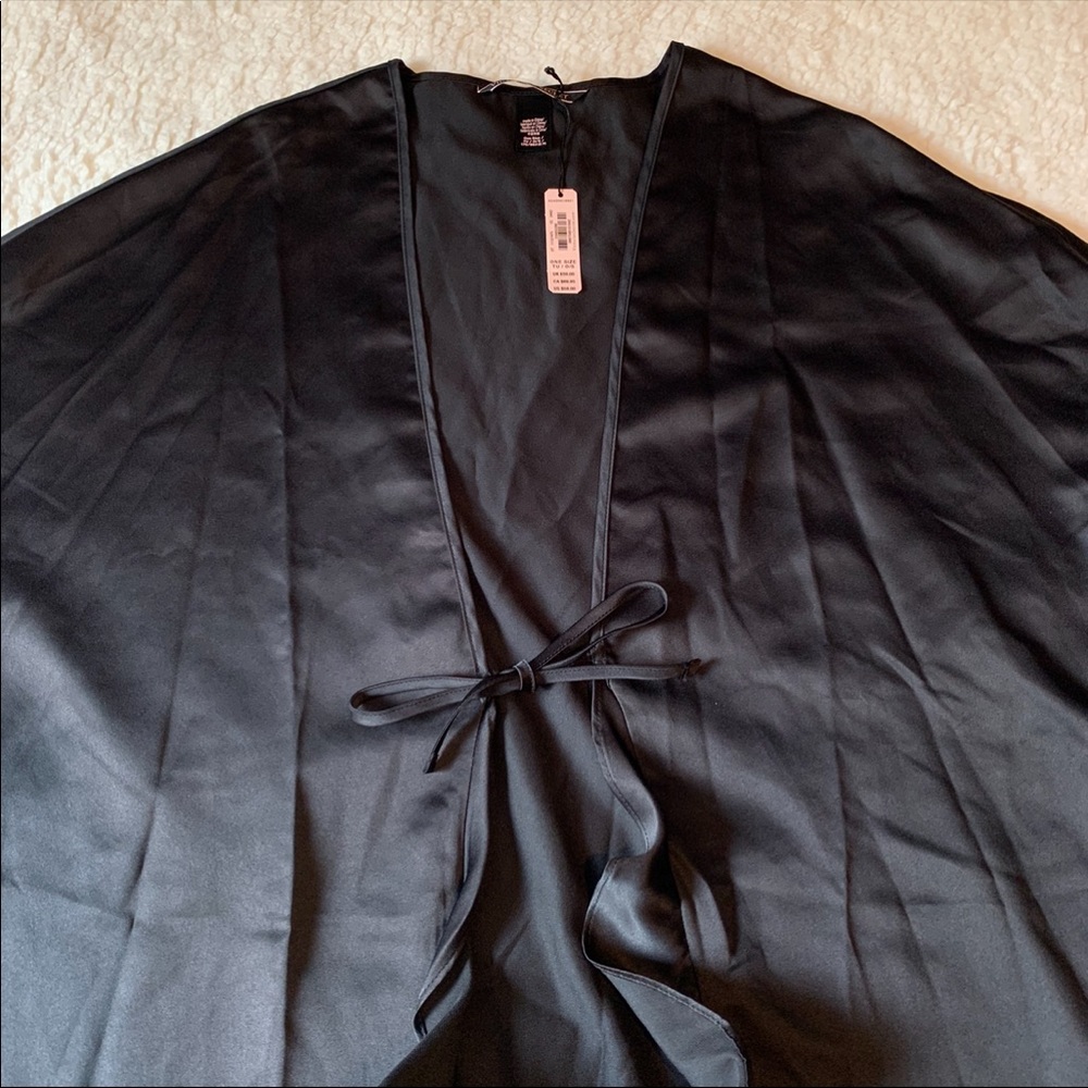 🔥SALE🔥VS Black Satin Ruffle Kimono Robe - Picture 8 of 10